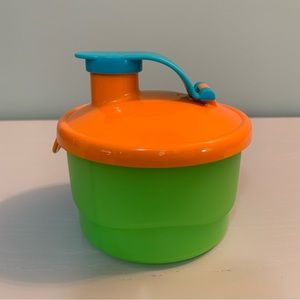 Tupperware Formula Dispenser New
